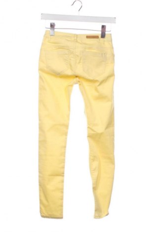 Γυναικείο παντελόνι Pimkie, Μέγεθος XS, Χρώμα Κίτρινο, Τιμή 15,00 €