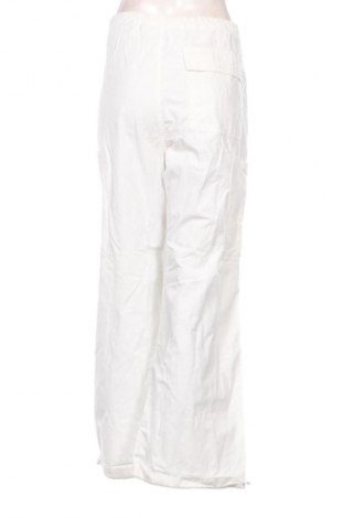 Női nadrág Pull&Bear, Méret L, Szín Fehér, Ár 4 379 Ft