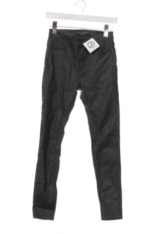 Dámské kalhoty  Stradivarius, Velikost S, Barva Zelená, Cena  249,00 Kč