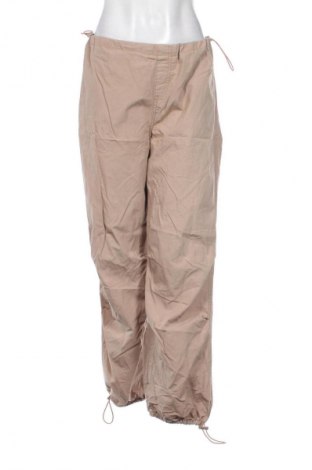Γυναικείο παντελόνι Stradivarius, Μέγεθος S, Χρώμα  Μπέζ, Τιμή 14,74 €