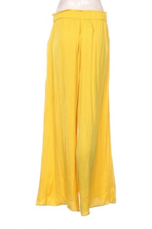 Дамски панталон Zara, Размер M, Цвят Жълт, Цена 21,64 €