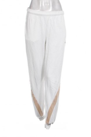 Γυναικείο αθλητικό παντελόνι Adidas, Μέγεθος S, Χρώμα Εκρού, Τιμή 56,99 €