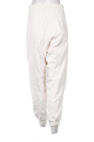 Дамско спортно долнище Hugo Boss, Размер M, Цвят Екрю, Цена 42,00 €