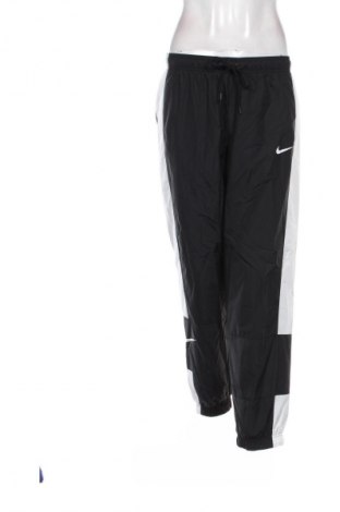 Női sport nadrág Nike, Méret S, Szín Sokszínű, Ár 18 769 Ft