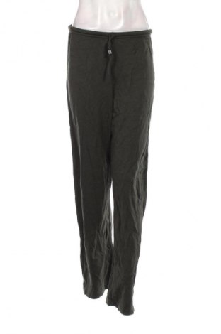 Damen Sporthose Passport, Größe L, Farbe Grün, Preis € 8,99