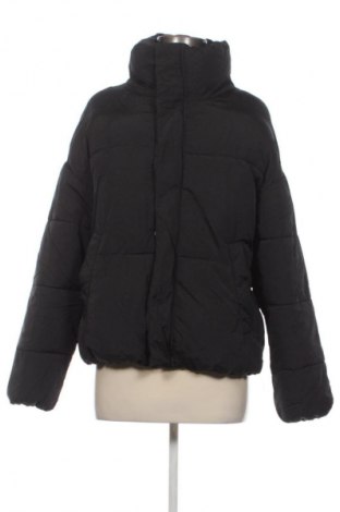 Γυναικείο μπουφάν Bershka, Μέγεθος XS, Χρώμα Μαύρο, Τιμή 16,99 €