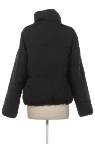 Γυναικείο μπουφάν Bershka, Μέγεθος XS, Χρώμα Μαύρο, Τιμή 16,99 €