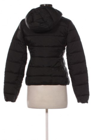 Γυναικείο μπουφάν Bershka, Μέγεθος XS, Χρώμα Μαύρο, Τιμή 30,55 €