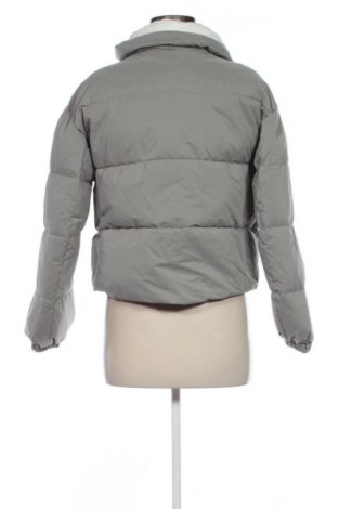 Női dzseki Reserved, Méret S, Szín Ekrü
, Ár 11 066 Ft