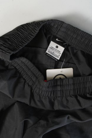 Kinder Sporthose Nike, Größe 11-12y/ 152-158 cm, Farbe Mehrfarbig, Preis 16,99 €