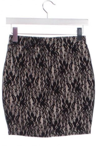 Szoknya Amisu, Méret XS, Szín Fekete, Ár 4 132 Ft