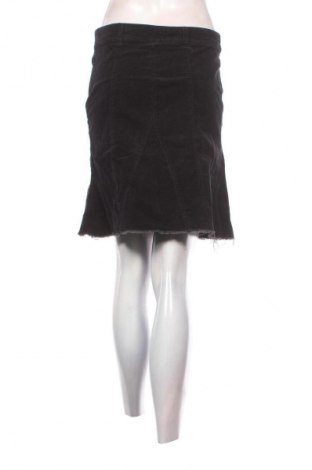 Szoknya Amisu, Méret M, Szín Fekete, Ár 4 132 Ft