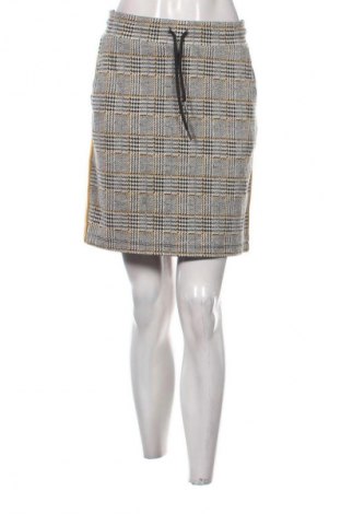 Sukně Miss E, Velikost L, Barva Vícebarevné, Cena  149,00 Kč