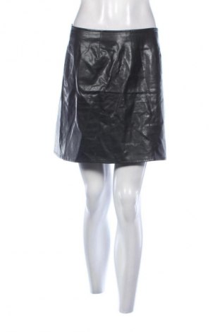 Пола Reserved, Размер M, Цвят Черен, Цена 9,78 €