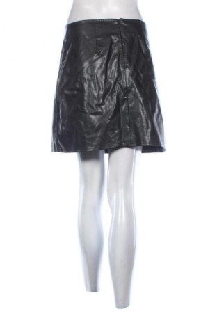 Пола Reserved, Размер M, Цвят Черен, Цена 9,78 €