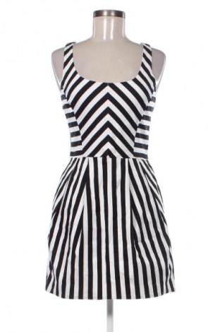 Ruha BSB, Méret M, Szín Sokszínű, Ár 10 331 Ft