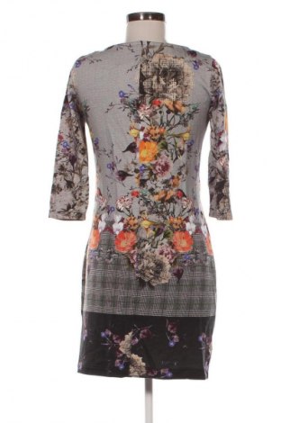 Рокля Daphne, Размер L, Цвят Многоцветен, Цена 13,80 €