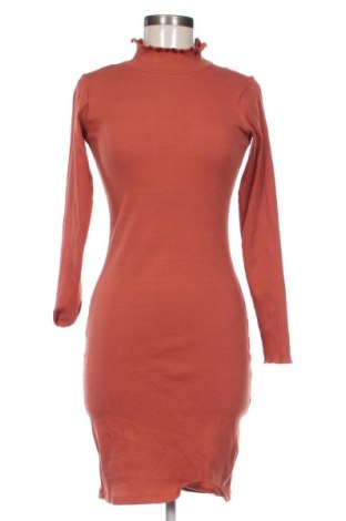 Ruha Femestage, Méret S, Szín Piros, Ár 9 948 Ft