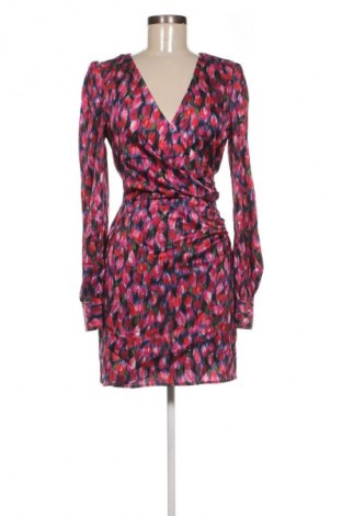 Рокля Guess, Размер S, Цвят Многоцветен, Цена 91,00 €