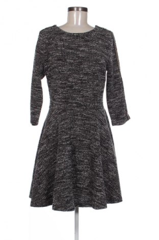 Рокля Guess, Размер L, Цвят Многоцветен, Цена 49,00 €