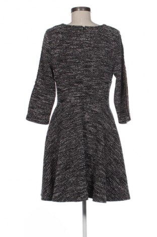 Рокля Guess, Размер L, Цвят Многоцветен, Цена 49,00 €