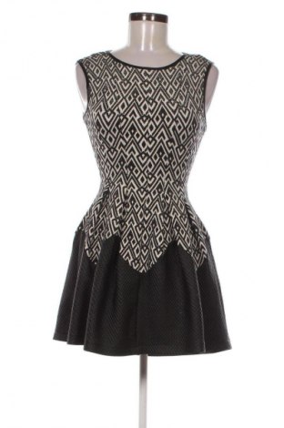 Φόρεμα Lucy, Μέγεθος S, Χρώμα Πολύχρωμο, Τιμή 20,00 €