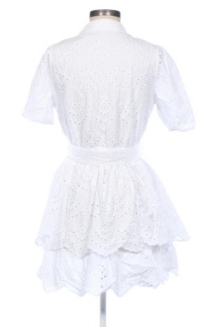 Kleid Mohito, Größe M, Farbe Weiß, Preis 19,93 €