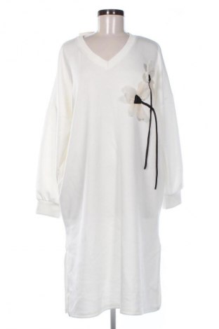 Рокля NEW COLLECTION, Размер 3XL, Цвят Бял, Цена 24,44 €