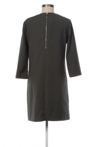 Рокля Pinko, Размер M, Цвят Многоцветен, Цена 104,81 €