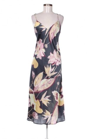 Рокля Primark, Размер M, Цвят Многоцветен, Цена 19,97 €