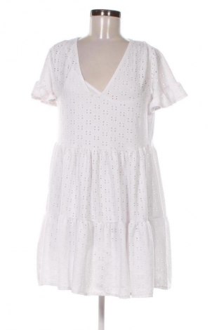 Kleid Pull&Bear, Größe M, Farbe Weiß, Preis € 19,97