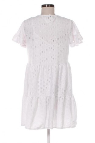 Kleid Pull&Bear, Größe M, Farbe Weiß, Preis € 19,97