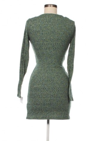 Kleid Pull&Bear, Größe M, Farbe Mehrfarbig, Preis € 11,99