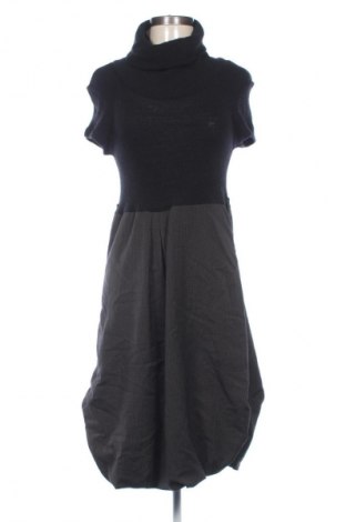 Рокля Rinascimento, Размер M, Цвят Многоцветен, Цена 113,17 €