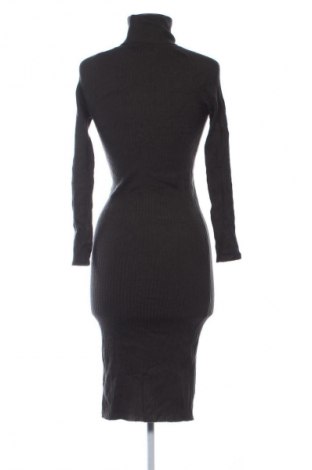 Рокля Shk, Размер S, Цвят Зелен, Цена 11,75 €