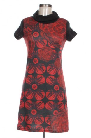 Kleid Smash, Größe M, Farbe Mehrfarbig, Preis € 21,27