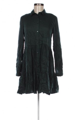 Kleid Stradivarius, Größe S, Farbe Grün, Preis € 24,99