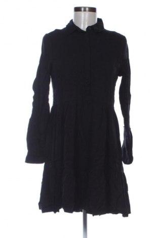 Ruha VILA, Méret M, Szín Fekete, Ár 15 919 Ft