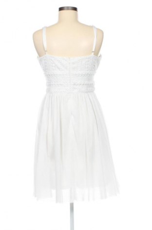 Kleid VILA, Größe M, Farbe Weiß, Preis € 13,81