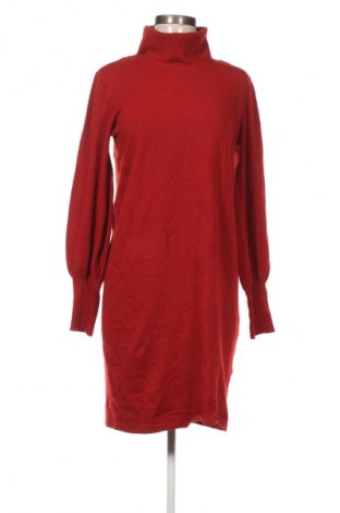 Ruha VILA, Méret M, Szín Piros, Ár 5 289 Ft