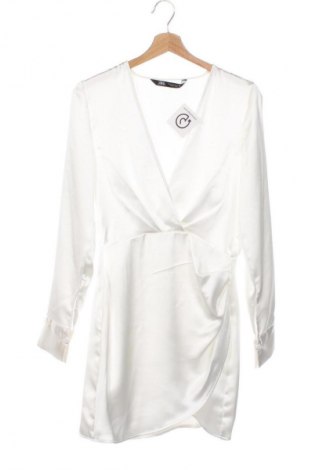 Kleid Zara, Größe S, Farbe Weiß, Preis € 13,79