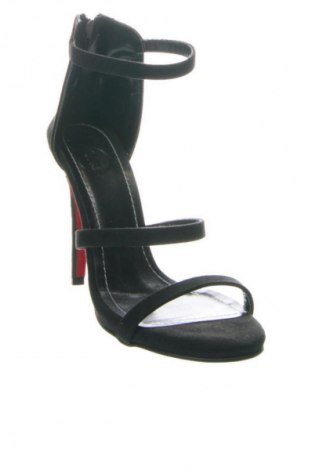 Sandály One, Velikost 36, Barva Černá, Cena  739,00 Kč