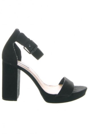 Sandály Pull&Bear, Velikost 40, Barva Černá, Cena  669,00 Kč