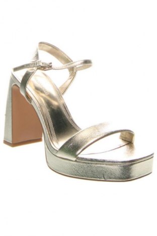 Sandály Stradivarius, Velikost 37, Barva Zlatistá, Cena  449,00 Kč