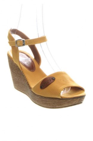 Sandály Unbranded, Velikost 37, Barva Žlutá, Cena  669,00 Kč