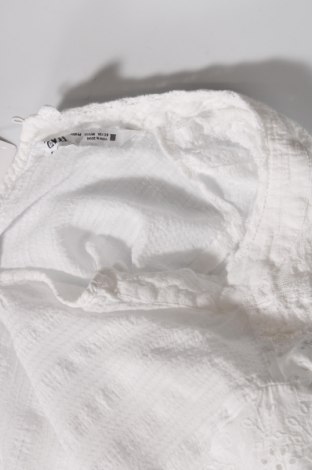 Дамска блуза Zara, Размер M, Цвят Бял, 93% памук, 7% полиамид, Цена 34,50 лв.