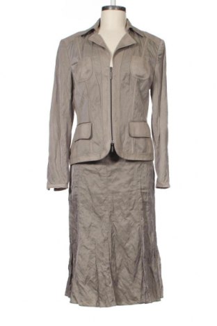 Γυναικείο κοστούμι Gerry Weber, Μέγεθος S, Χρώμα  Μπέζ, 63% πολυεστέρας, 30% πολυαμίδη, 7% μεταλλικά νήματα, Τιμή 33,65 €