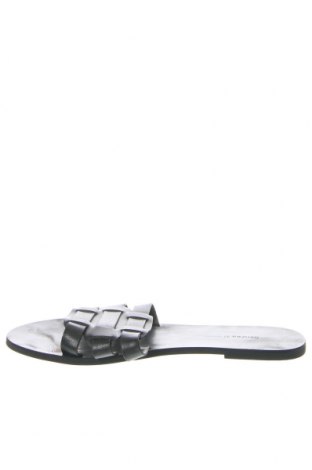 Papuci Bershka, Mărime 37, Culoare Negru, Preț 60,61 Lei