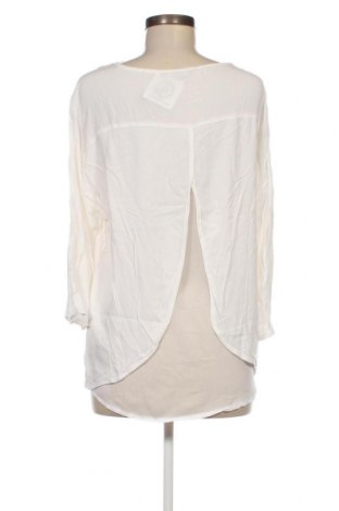 Дамска блуза Addax, Размер M, Цвят Бял, Цена 3,04 лв.