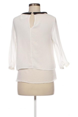 Γυναικεία μπλούζα Bershka, Μέγεθος L, Χρώμα Λευκό, Τιμή 11,75 €